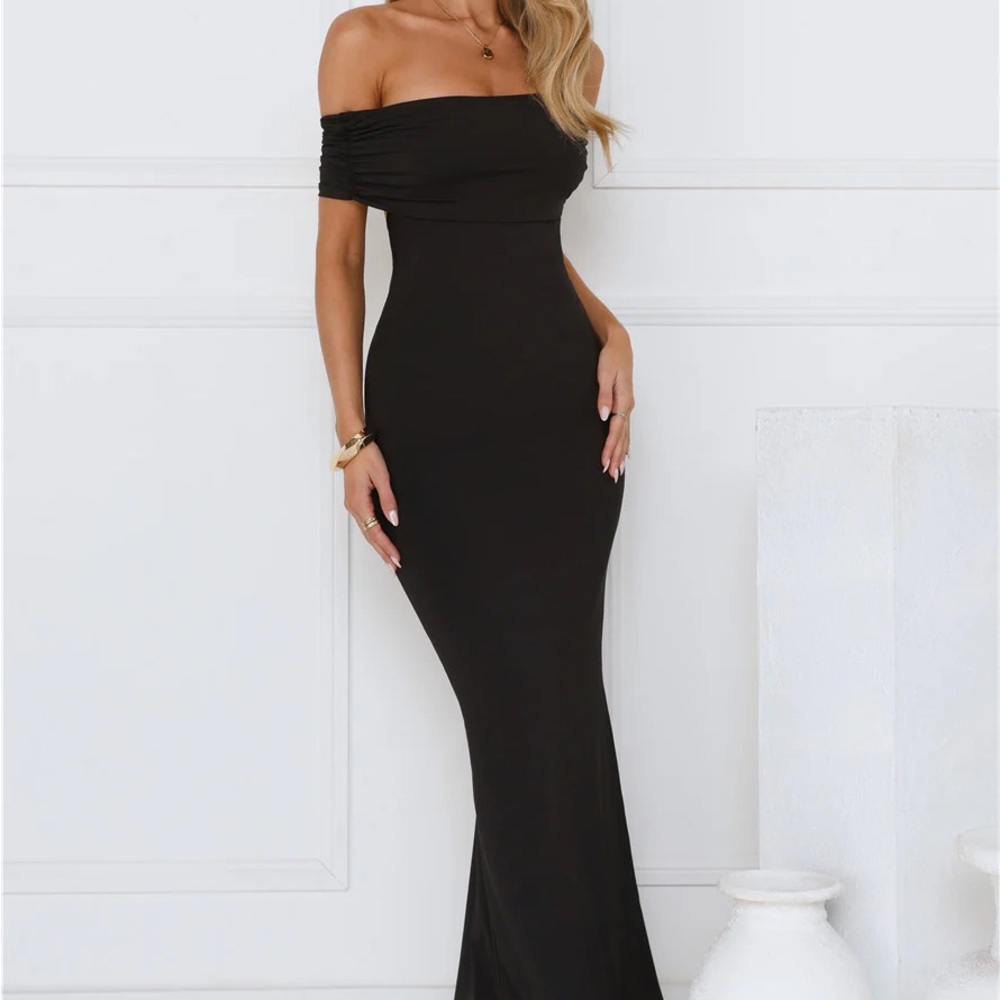 Hello Molly Black One-Shoulder Mermaid Dress